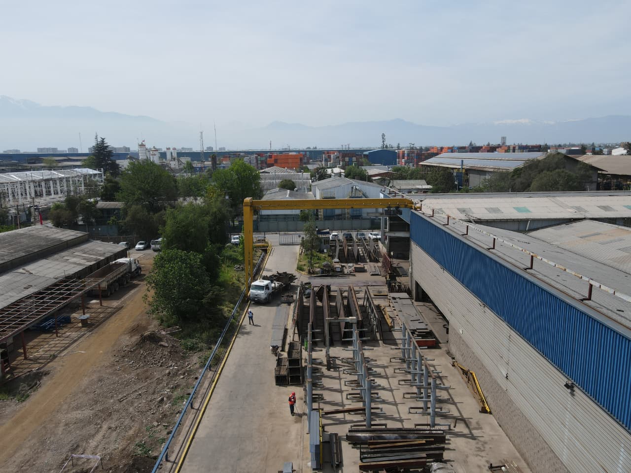 Vista aérea de la planta y patios de fabricación Prosolmec
